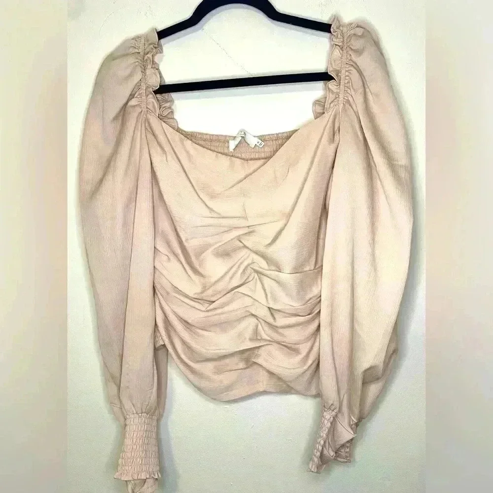 ASTR The Label - Square Neck Puff Sleeve Top (Blush color)